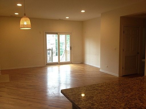 2nd image of 1528 W Greenleaf Ave Unit 3N