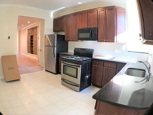 Rented by Lang Realty LLC | media 6