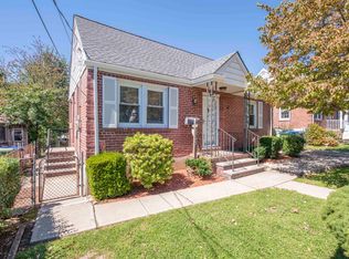 105 4th St, Edison, NJ 08837