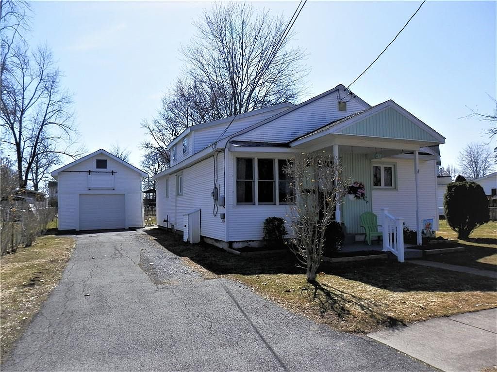 33 Van Cleef St Seneca Falls Ny 13148 Zillow