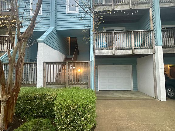 2nd image of 2499 Arctic Ave