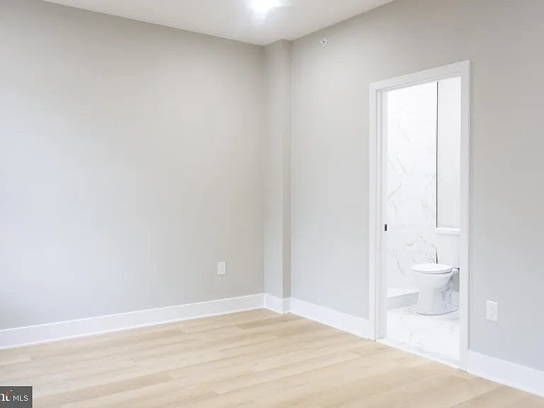 1201 Lindley Ave — Photo 25