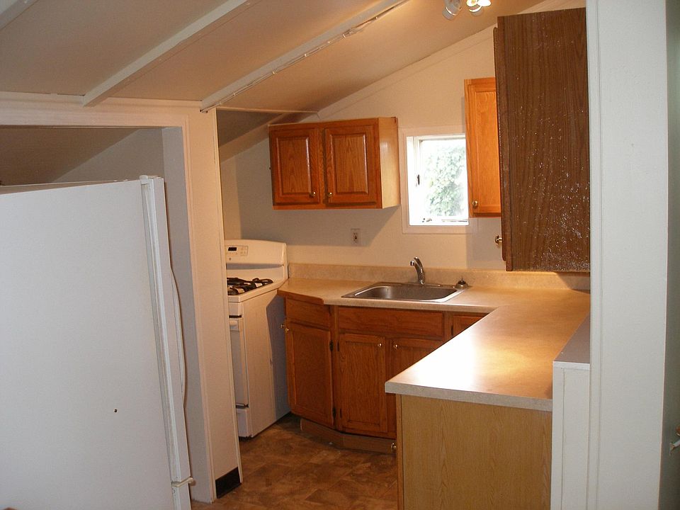 2nd image of 57 N Sycamore Ave