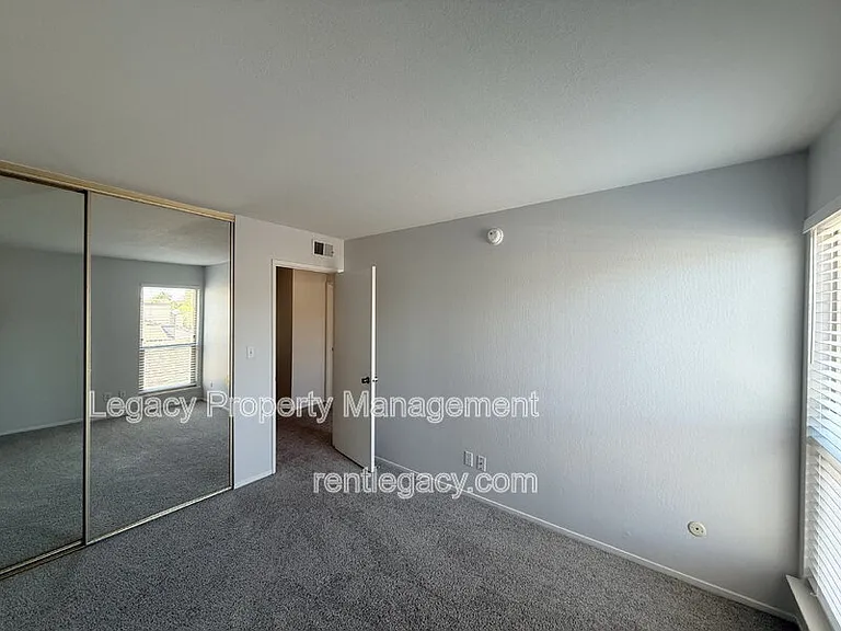 339 Bridge Pl — Photo 24