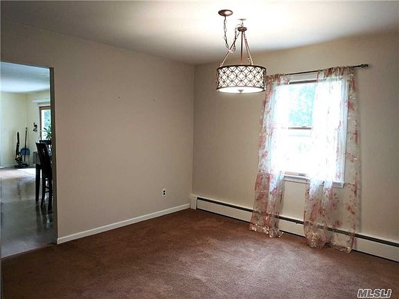 3rd image of 32 Shelbourne Ln