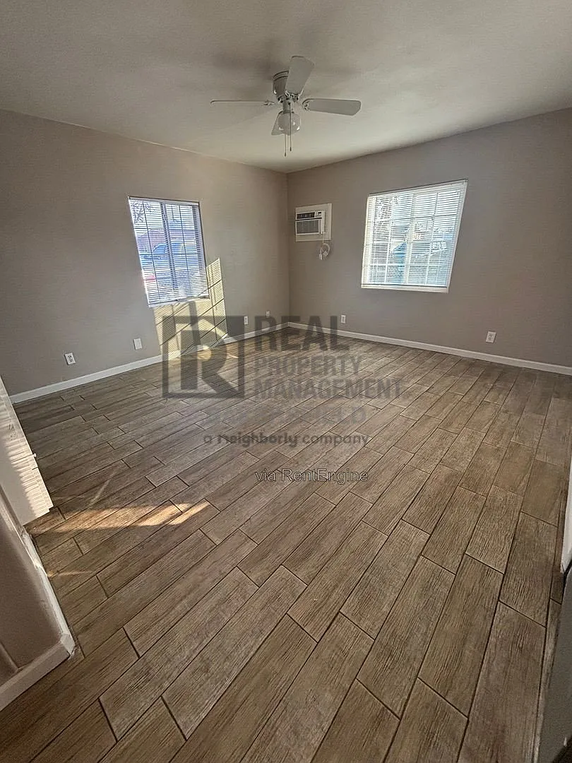 1 bed, 1.0 bath, $995 — Photo 4