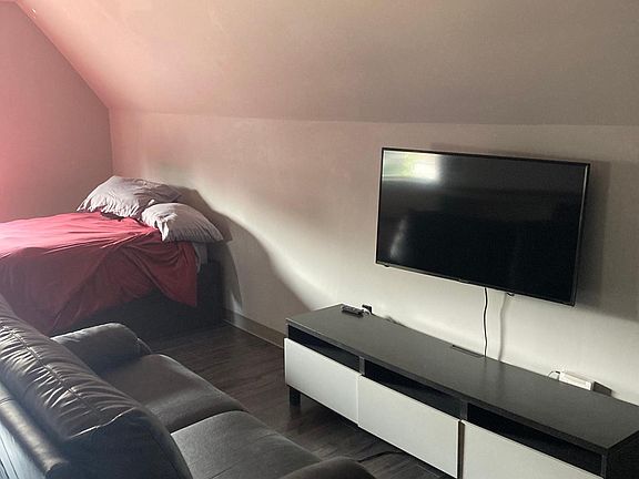2nd image of 430 S 7th St #1