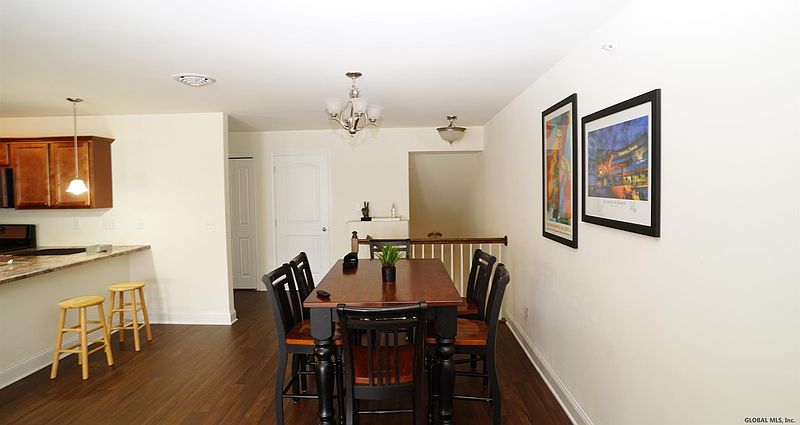 5th image of 803 BRUNSWICK MEADOW Way