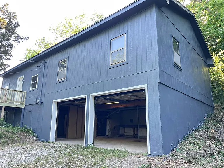 Exterior Garage 1