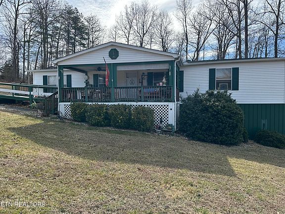 3rd image of 222 E Cumberland Ln