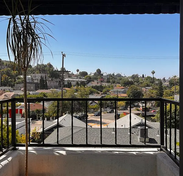 3934 Fernwood Ave — Photo 19