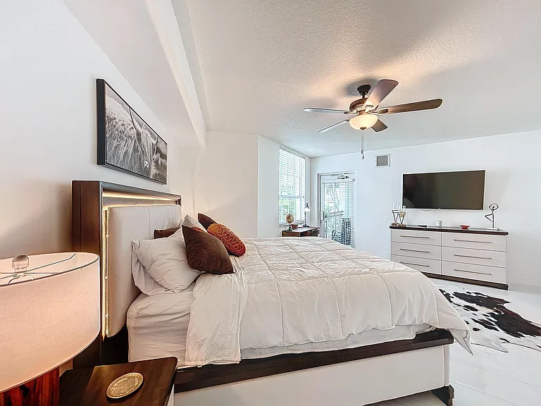 600 S Dixie Hwy #630 — Photo 13