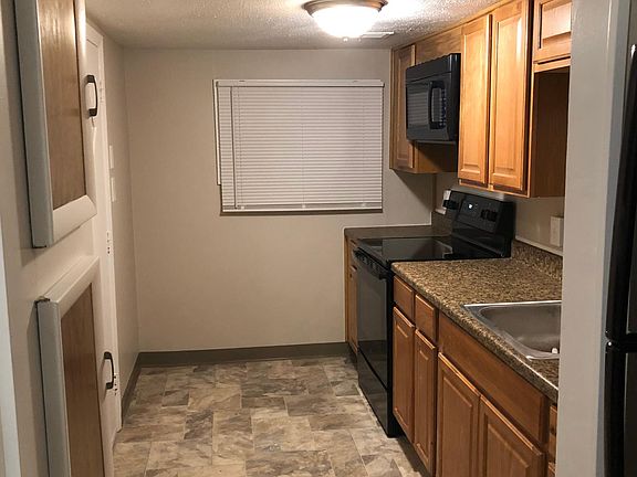 4th image of 2416 Orleans Ave #2