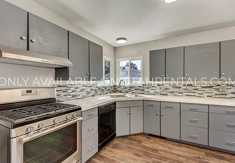 639 N 600 W — Photo 20