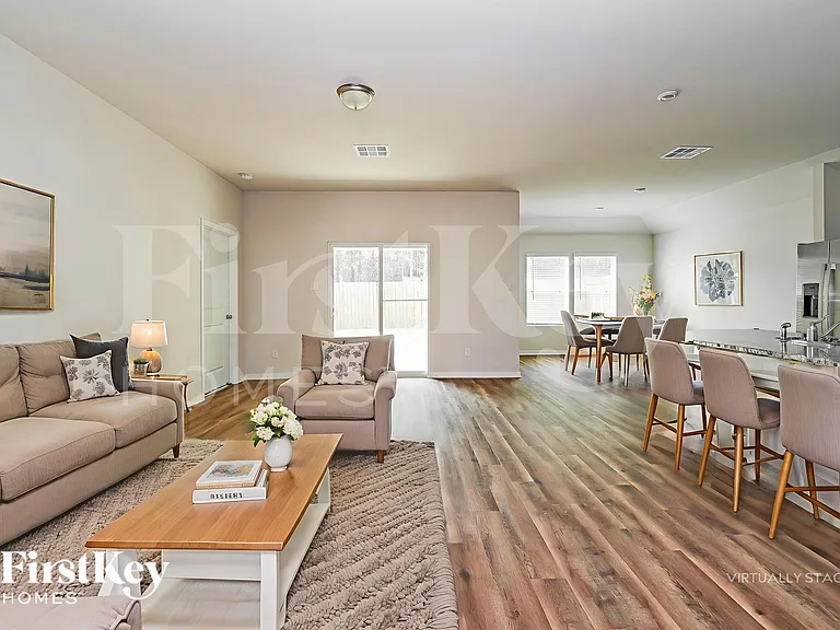 17644 Cedar Crest Dr — Photo 3