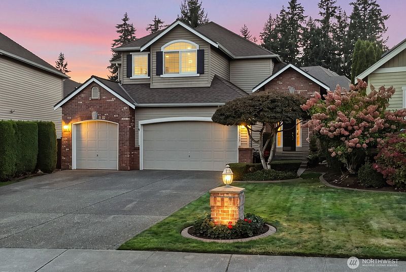 2nd image of 20632 37th Avenue SE