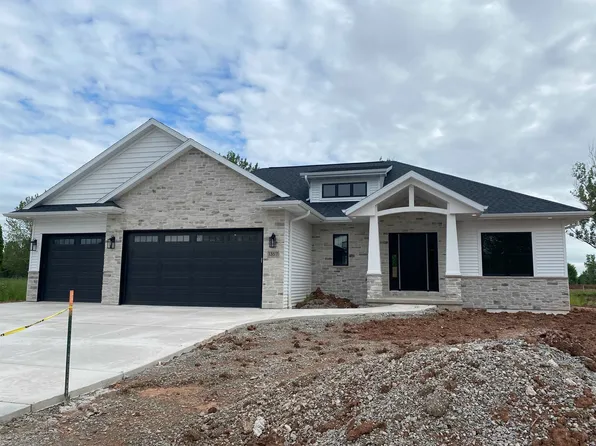 1357 Highland Ridge Dr, De Pere, WI 54115