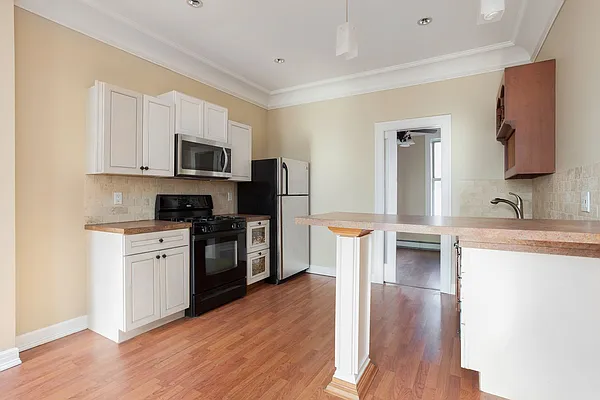 Rented by Stribling | media 24