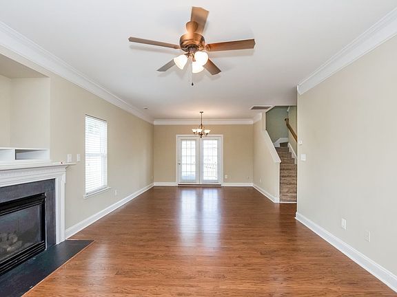 5th image of 144 Deerfield Dr