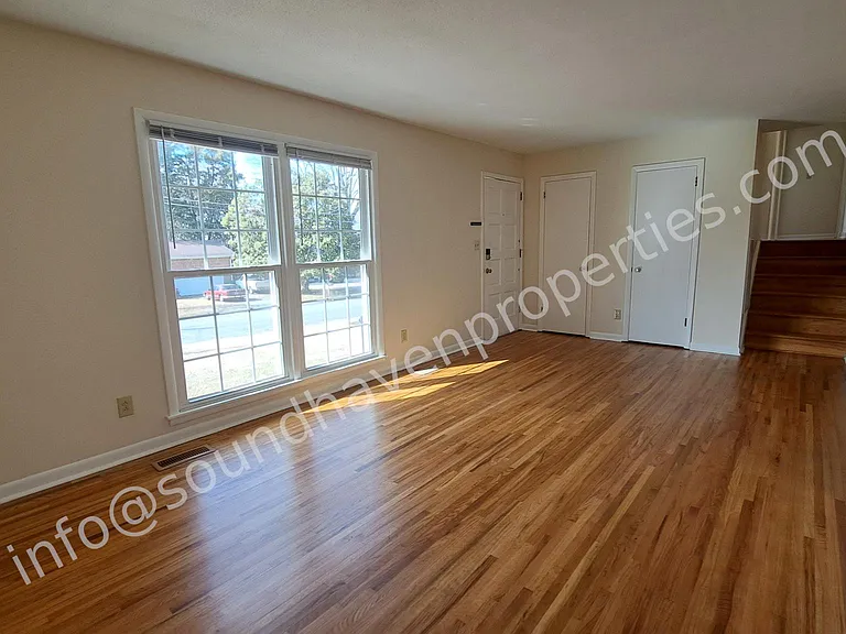320 Rosemont Rd SE — Photo 4