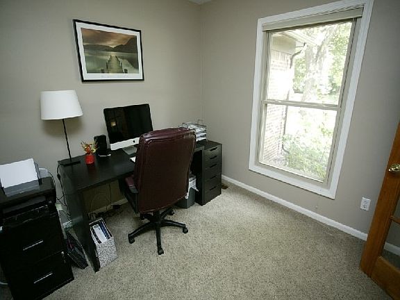 4th image of 36219 Crompton Cir