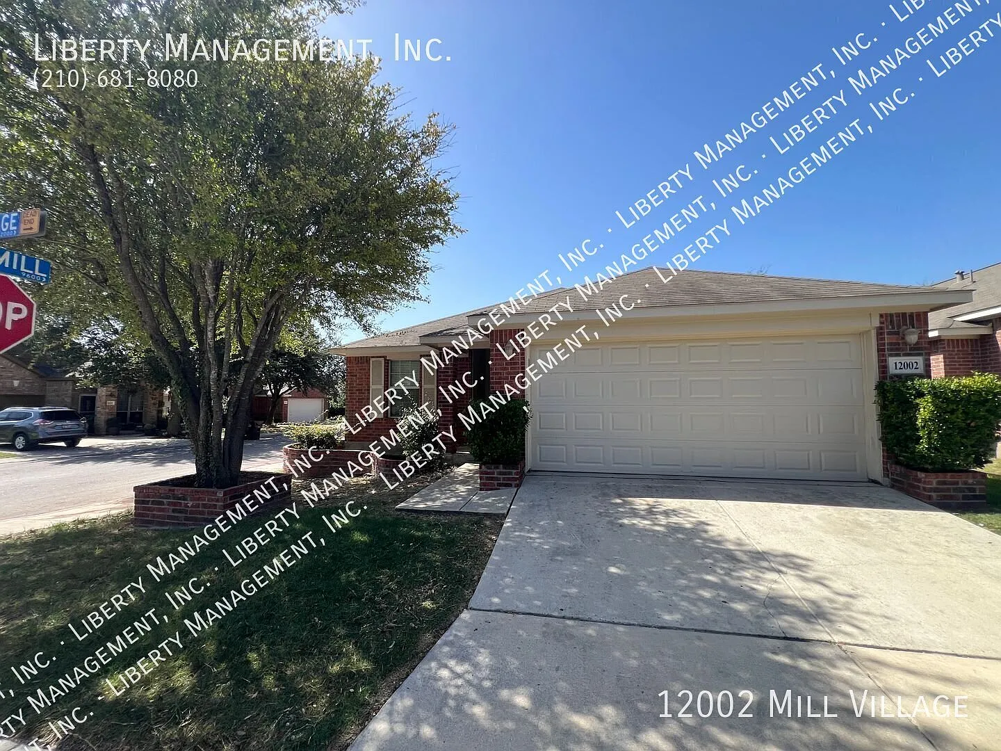 Great 3 bedroom, 2 bath home in a gated community! — Photo 2