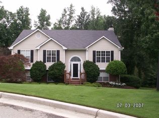 4710 Wheeler Creek Dr, Hoschton, GA 30548