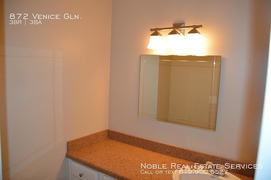 1st image of 872 Venice Gln