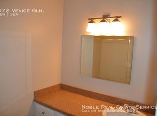 872 Venice Gln, Escondido, CA 92026
