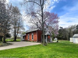 4015 Bennett Lake Rd, Fenton, MI 48430