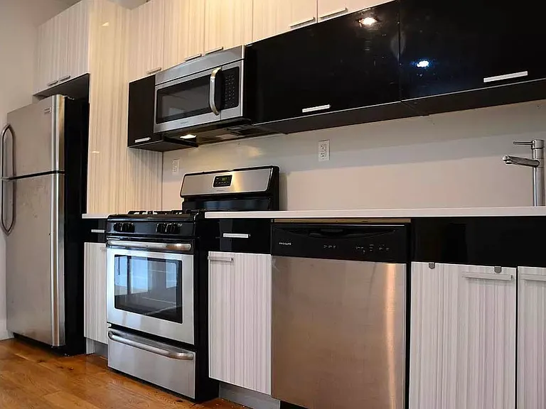 443 Harman St #2 — Photo 4