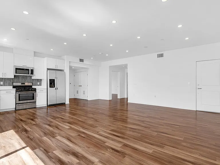 11260 Mississippi Ave #405 — Photo 28