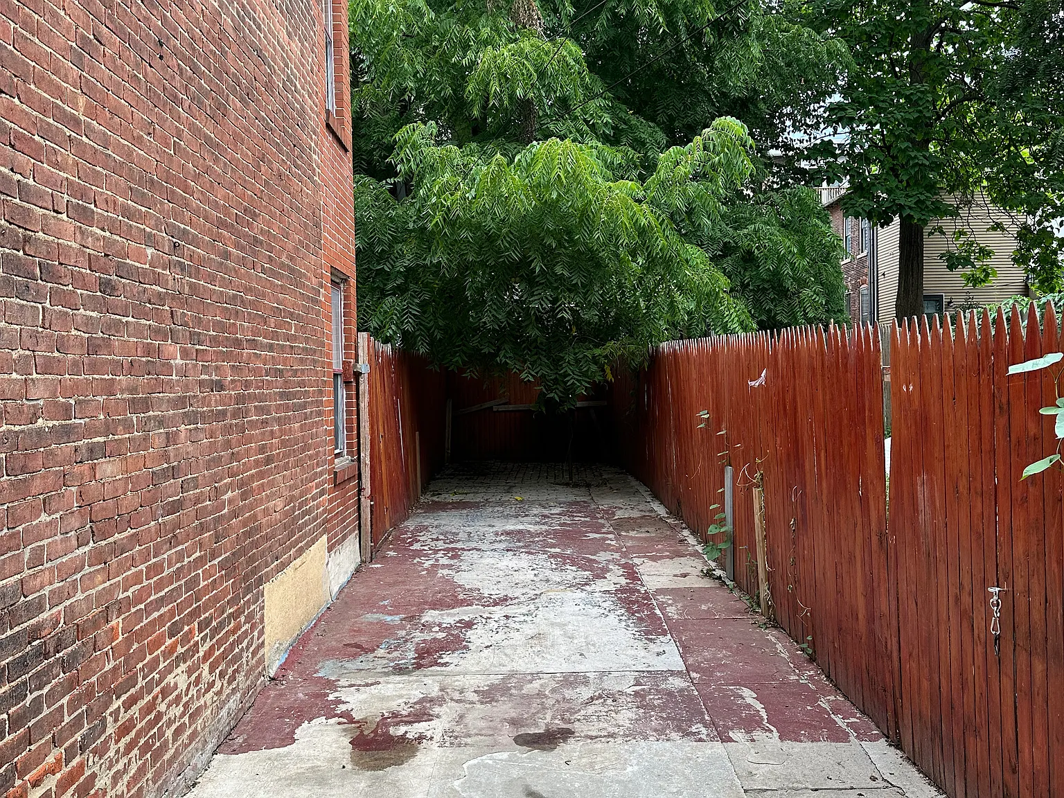 3 bed, 1200 sqft, $1,600 — Photo 4
