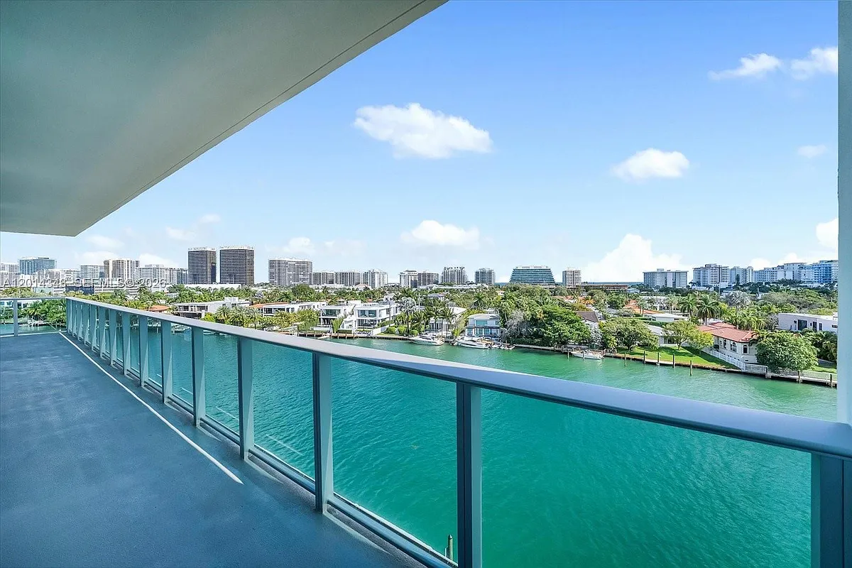 Building Photo - 9201 E Bay Harbor Lph_711 #LPH_711