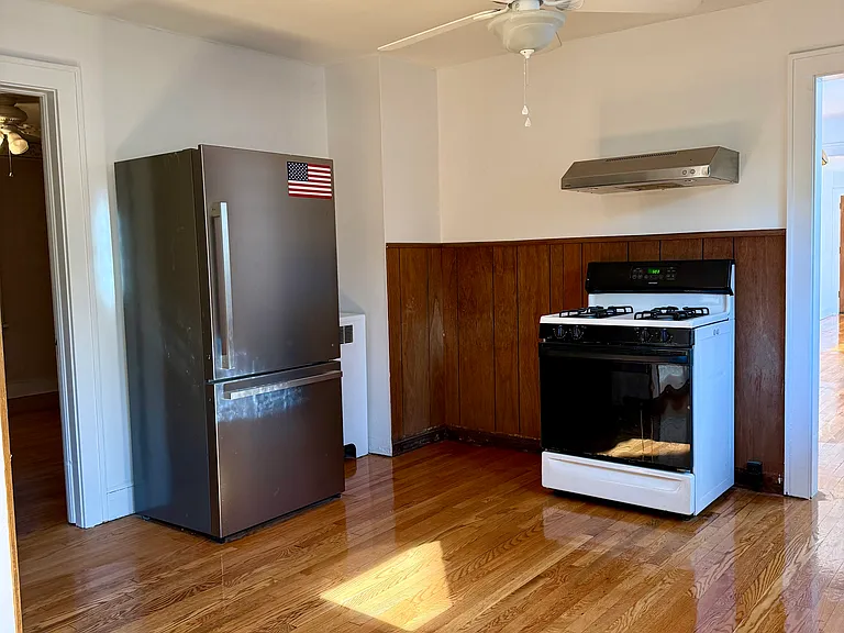 232 Riverside Dr — Photo 25