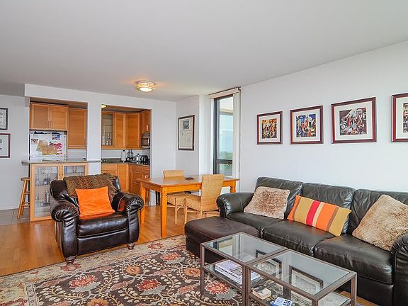 2nd image of 1850 N Clark St APT 1001