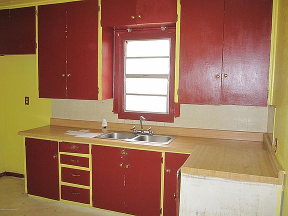 4th image of 3505 SE 12th Ave