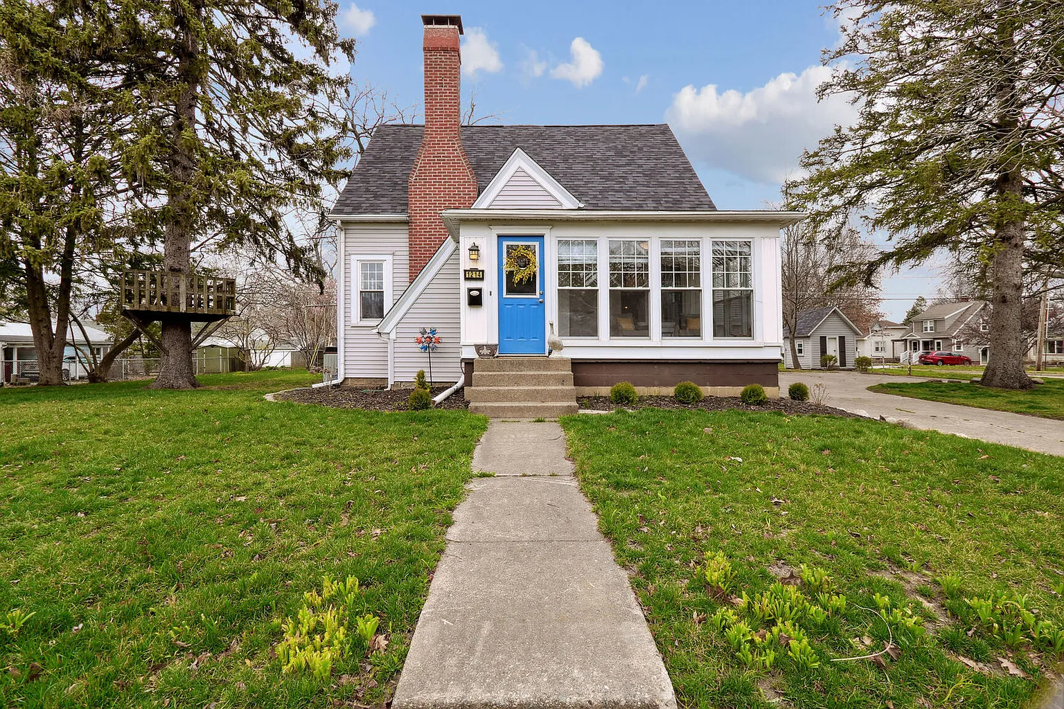 1214 W Green St photo 1