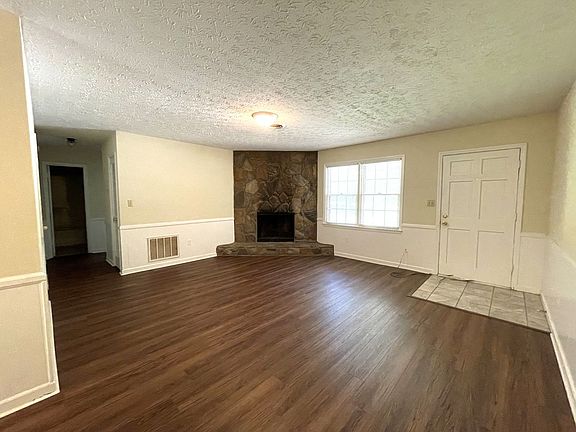 3rd image of 215 Parkridge Dr #217
