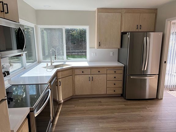 3rd image of 3739 Campolindo Dr
