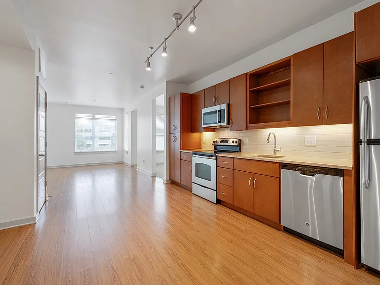 12 South — Photo 15
