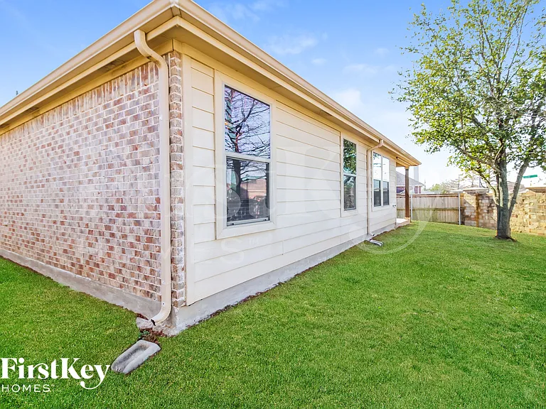206 Lavaca Dr — Photo 18