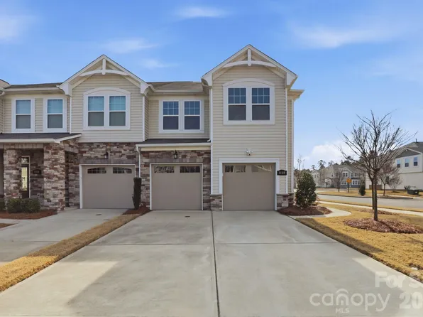11110 Chalkbark Ln, Charlotte, NC 28262