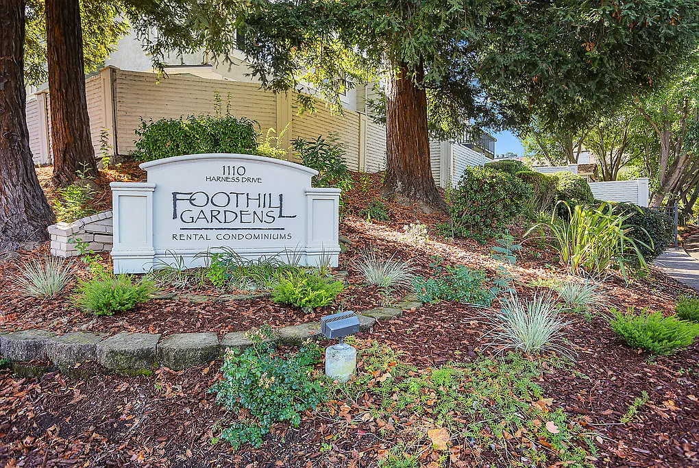 Foothill - Twin Creeks Condos — Photo 4