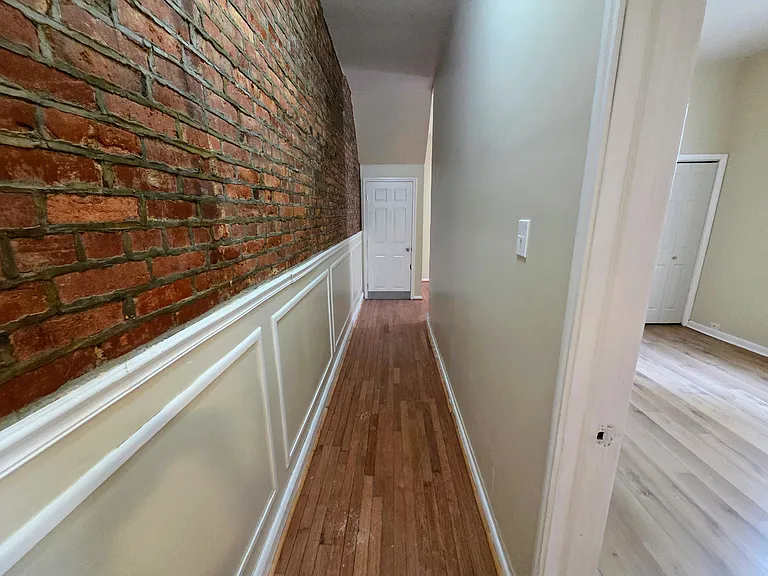1323 W Butler St #1 — Photo 12