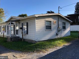 10 Vermont St, Berkeley Springs, WV 25411