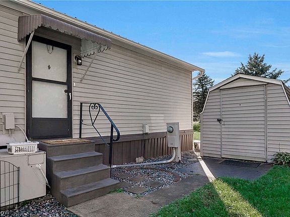 4th image of 131 Hickory Cir
