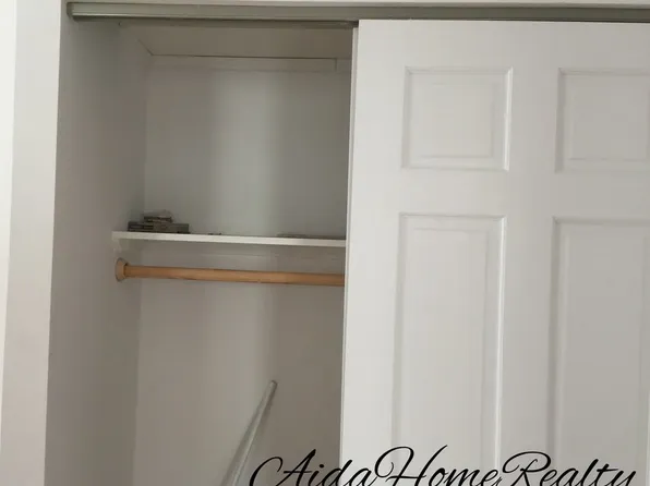 4220 34th Ave, Long Island City, NY 11101