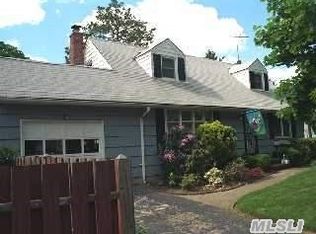 2644 Herkimer St, Bellmore, NY 11710