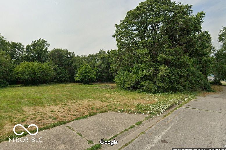 2nd image of 700 N 22nd St